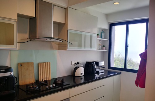 Tanjung Bungah House | Elegant 121 sqm apartment with fantastic sea views