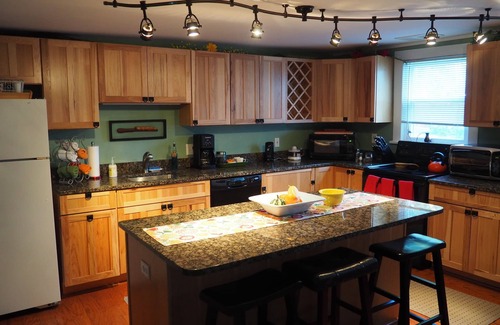 Lee House | Elegant 19th Century New England 2BR vacation rental at Garfield House