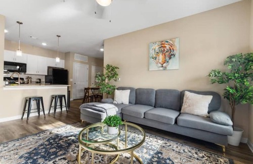 Melbourne Condo | Elegant 1BR/1BA Condo with Pool, Gym and Laundry