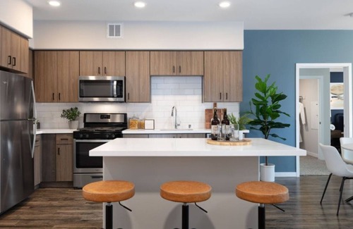 Sunnyvale Condo | Elegant 1BR Condo w/Pool & Gym at Murphy Station