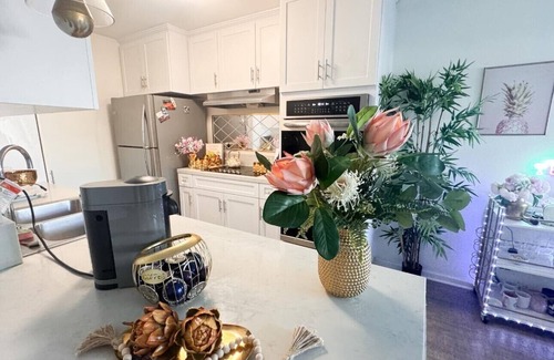 The Flats Apartment | Elegant 1BR in Beverly Hills, Los Angeles