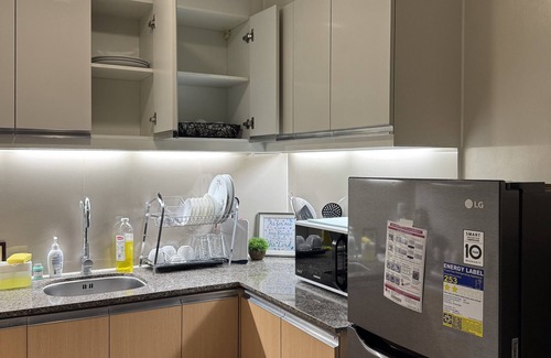 Bagumbayan Condo | Elegant 1BR, Panoramic Pool, Great View, Eastwood City near CBD Ortigas CBD - 24