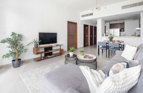 Dubai Apartment | Elegant 1BR with Partial Burj Views in Za'abeel