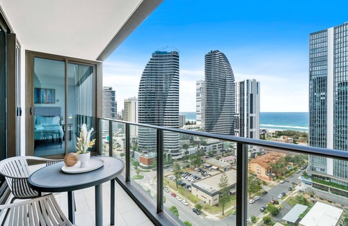 Broadbeach Apartment | Elegant 2-Bed with Stunning Views, Pool, BBQ, Gym