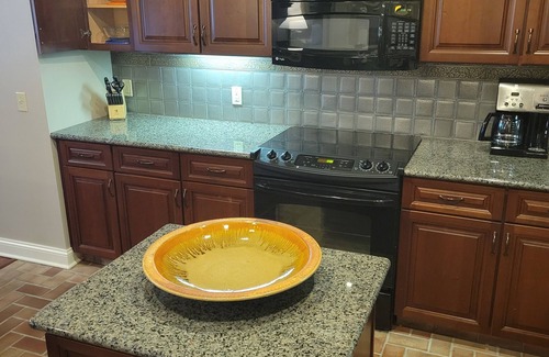 Shawnee On Delaware Resort | Elegant 2 Bedroom resort with AC and WiFi in delightful East Stroudsburg
