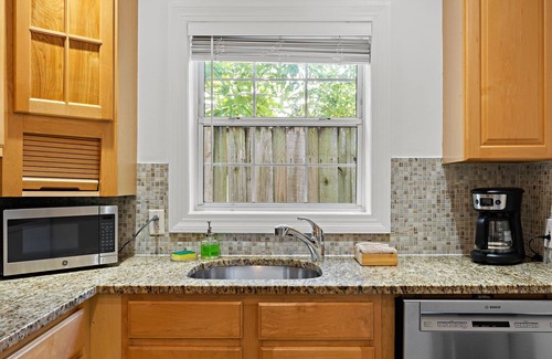 Southside House | Elegant 2 bedroom cottage on intercostal