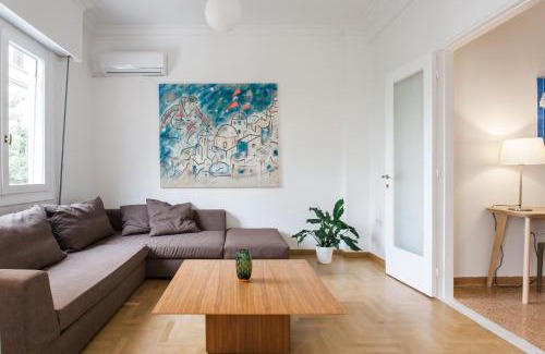 Omonia Apartment | Elegant 2 Bedroom 2 Bathroom Apartment in Athens Vibrant Centre! VL5