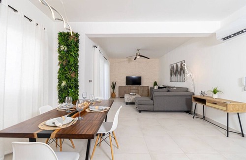 Dominicus Apartment | Elegant 2 Bedroom Apartment with Pool