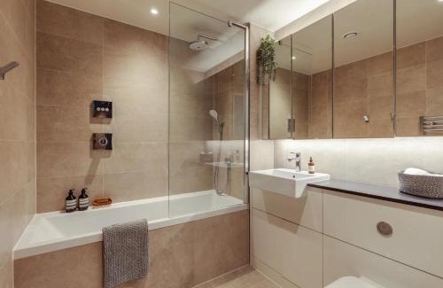 Chaucer Apartment | Elegant 2-Bedroom Flat Near London Bridge - Perfect Location with Easy City Access