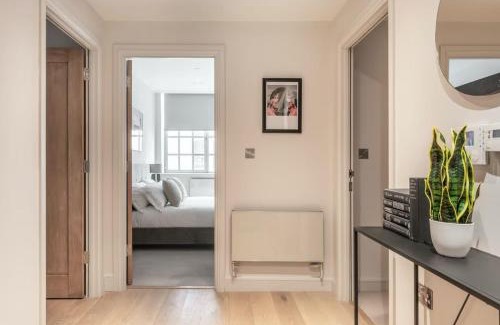 Chaucer Apartment | Elegant 2-Bedroom Flat Near London Bridge - Perfect Location with Easy City Access