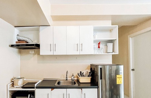 Iloilo Condo | Elegant 2 Bedrooms with Pool View