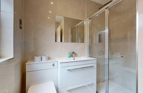 Southfields Apartment | Elegant 2bed flat 10min to Wimbledon tennis courts