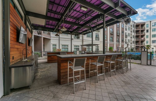 Oak Lawn Apartment | Elegant 2Br apartment I Pool I Gym I Parking