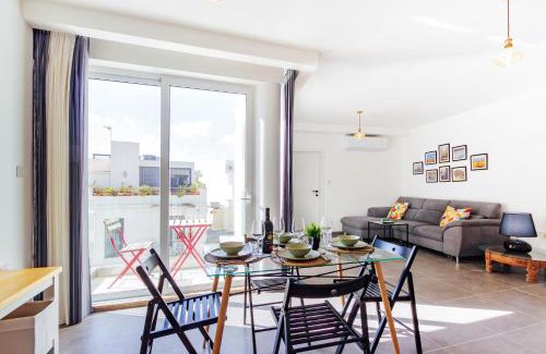 Swieqi Apartment | Elegant 2BR Apartment close to Beach and Paceville