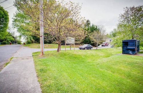 Johnson City House | Elegant 2BR | Modern Amenities & Convenient Flair