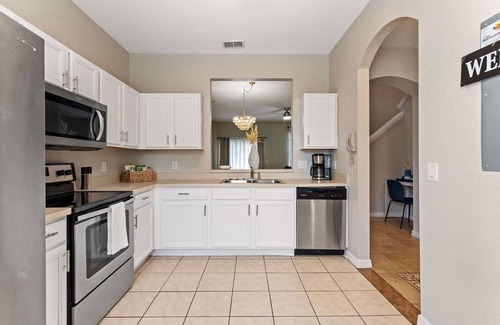 Regal Palms House | Elegant 3 BDR Townhome in Desirable Regal Palms!