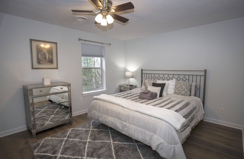 Hope Gardens House | Elegant 3 Bedroom Condo w/balcony and free parking near downtown Nashville, TN..