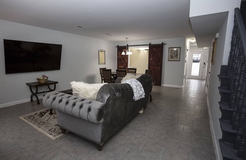 Hope Gardens House | Elegant 3 Bedroom Condo w/balcony and free parking near downtown Nashville, TN..