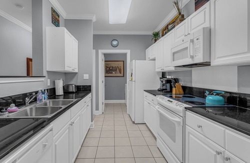Foley Condo | Elegant 3-bedroom condo with 2 King beds/2 twins close to OWA/Foley Sports Plex.