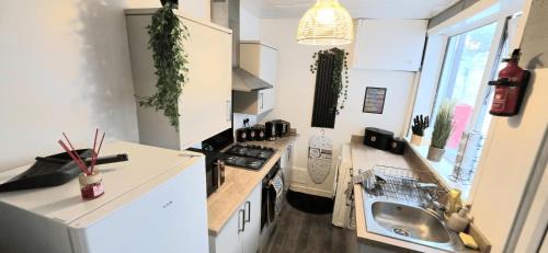 Barrow-in-Furness House | Elegant 3-BR - Sleeps 5 - Contractors Stay- Free WiFi