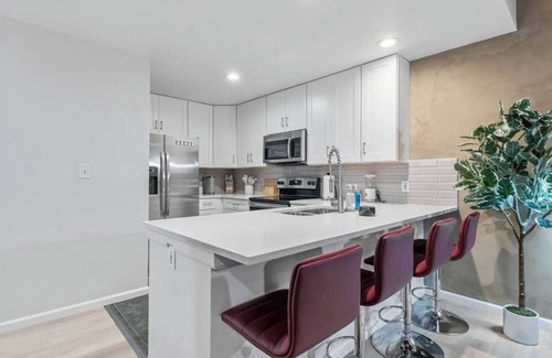 Soulard Apartment | Elegant 3BR Designer Retreat near Soulard & Lafayette Square in St. Louis