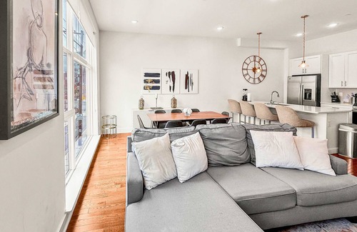 Northern Liberties Apartment | Elegant 3BR Getaway - Walkable Northern Liberties