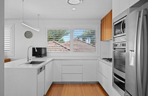 Toowoon Bay House | Elegant 4-Bed home with private steps to beach