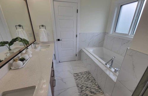 Northeast Edmonton House | Elegant 4 Bedroom Boho Style Full house
