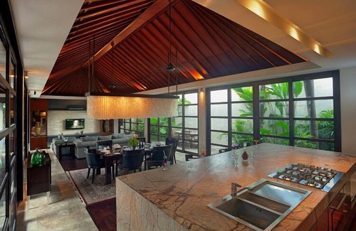 Bukit Villa | Elegant 4 Bedroom Jimbaran Villa, Walk to GWK, Housekeeping Staff