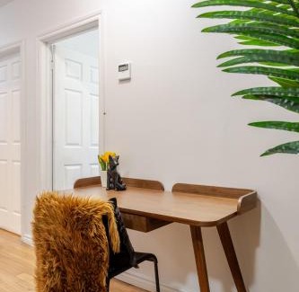 Shaughnessy Village Apartment | Elegant 4 Bedroom residence in downtown MTL