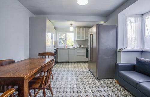 Newham House | Elegant 4BR Victorian Gem in East London – Your Perfect City Retreat!