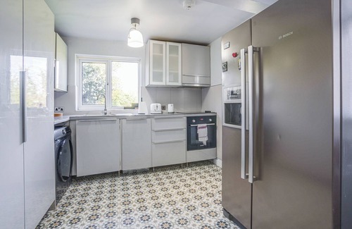 Newham House | Elegant 4BR Victorian Gem in East London – Your Perfect City Retreat!