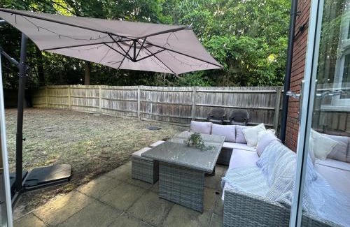 Runnymede House | Elegant 5 Bed 5 Bath Home
