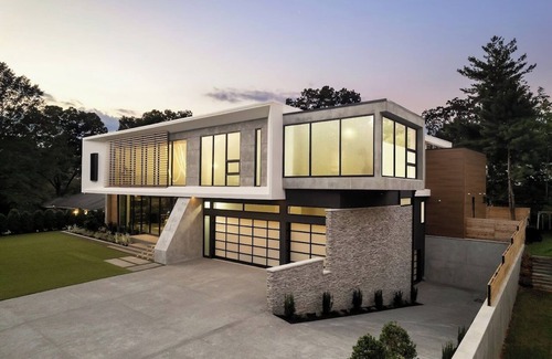 North Buckhead House | Elegant 6-Bedroom Residence in Scenic Atlanta