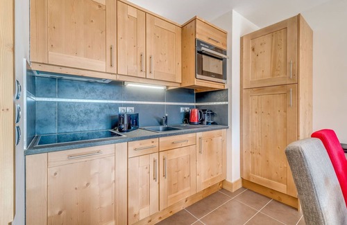 Champagny-en-Vanoise Apartment | Elegant 6-person apt with WIFI at the foot of the slopes