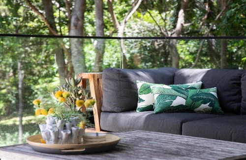Macmasters Beach House | Elegant Abode Only Moments To Macmasters Beach