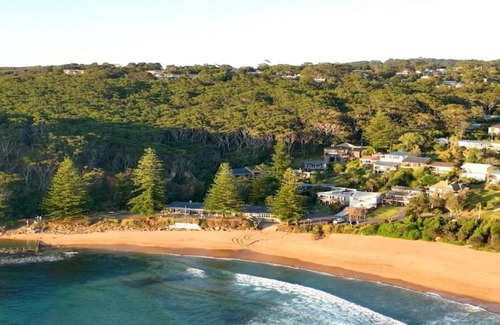 Macmasters Beach House | Elegant Abode Only Moments To Macmasters Beach