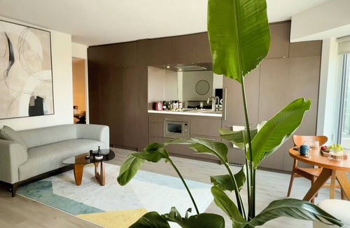 Midtown Toronto Condo | Elegant and Charm Suite Yorkville