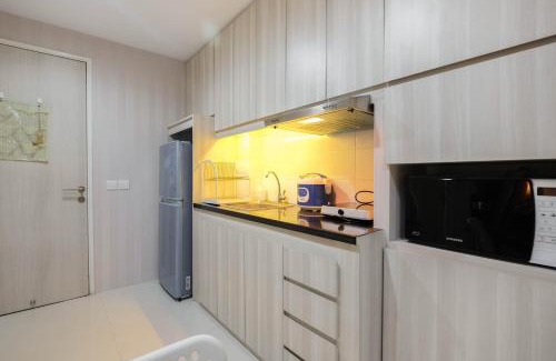 Cikarang Apartment | Elegant and Comfy Studio Azalea Suites Apartment Cikarang By Travelio