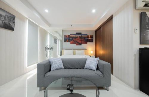 Cikarang Apartment | Elegant and Comfy Studio Azalea Suites Apartment Cikarang By Travelio