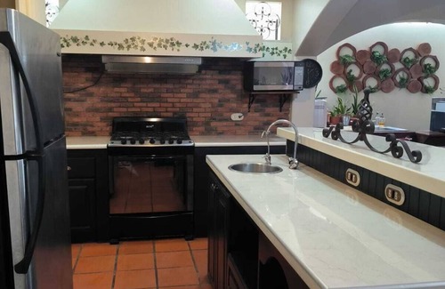 Ciudad Cariari House | Elegant and cozy house, Air conditioning, near by the Airport