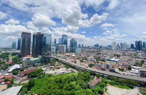 Semanggi Apartment | Elegant and Homey Studio Ciputra World 2 Apartment By Travelio