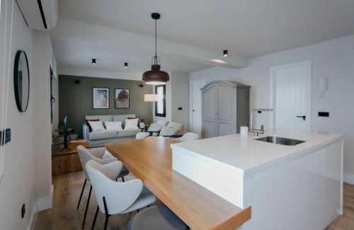 Alfalfa Apartment | Elegant and Luxury 2Bd 2bth- Alfalfa