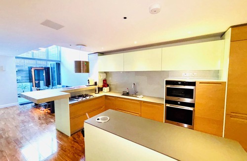 Pimlico House | Elegant and Modern 3-Bedroom Victorian House in Westminster, London