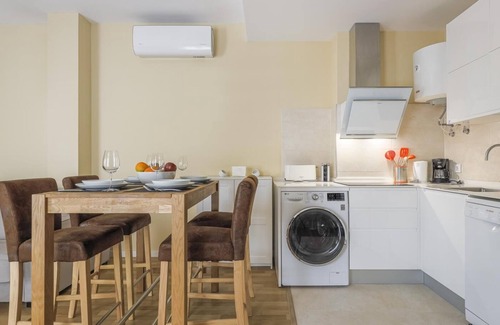 San Julian Apartment | Elegant and modern in the most authentic Seville