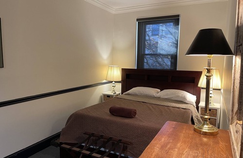 Old Town Alexandria Apartment | Elegant and spacious apt in the heart of old town Alexandria