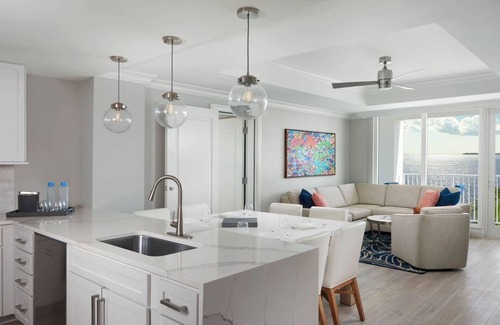 Charlotte Harbor House | Elegant and Stylish One-Bedroom – Steps to Dining and Waterfront Trails