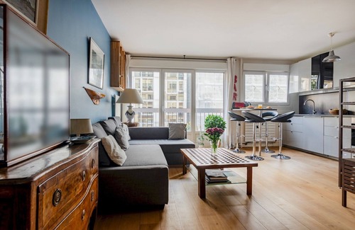 Necker Apartment | Elegant Apartment - 1 Queen Bed and 1 Sofa Bed, Ideal for Families