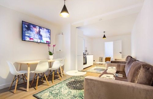 15th Arrondissement Apartment | Elegant apartment - 2BD/8P - near Eiffel Tower