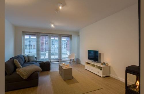 Dishoek Apartment | Elegant Apartment in Koudekerke with Gas Fireplace